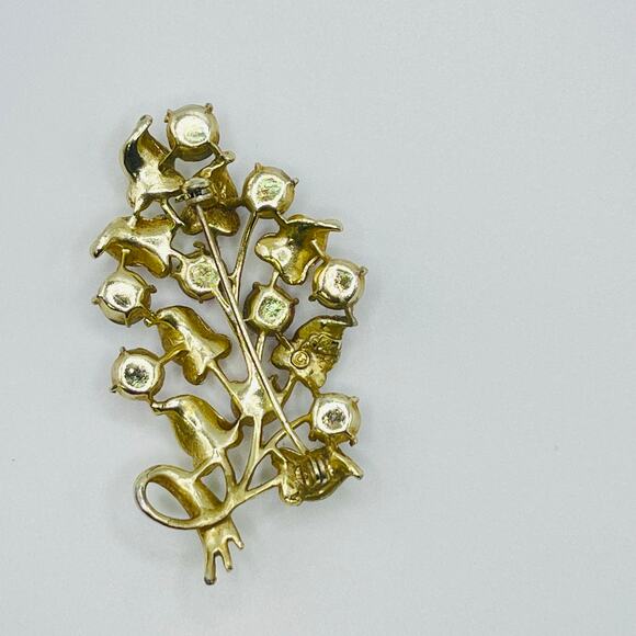 Vintage Coro Signed Brooch Red AB Rhinestones Gold Tone Flower Branches 2.5" - Picture 5 of 6